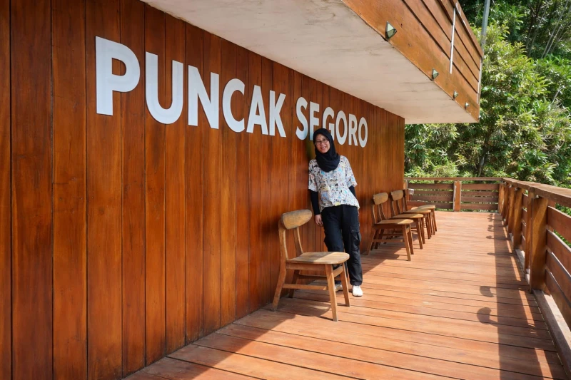 trip-pantai-viral-jogja-on-the-rock-puncak-segoro-obelix